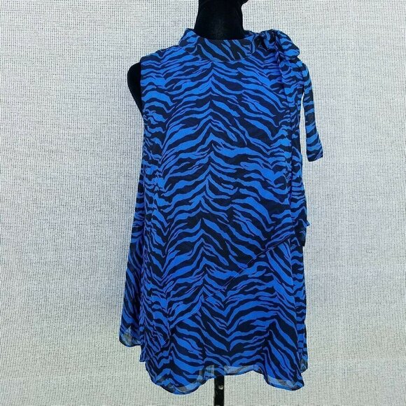 Vince Camuto Metro Blue Stripe Short Sleeve Blouse Women's. Size Medium. NWT - Picture 2 of 12